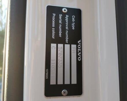 Белый Вольво FH 13, объемом двигателя 0 л и пробегом 809 тыс. км за 35900 $, фото 17 на Automoto.ua