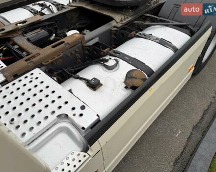 Білий Вольво FH 13, об'ємом двигуна 12.8 л та пробігом 989 тис. км за 28500 $, фото 10 на Automoto.ua