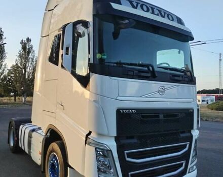 Белый Вольво FH 13, объемом двигателя 0 л и пробегом 809 тыс. км за 35900 $, фото 5 на Automoto.ua