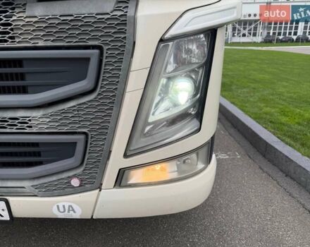 Білий Вольво FH 13, об'ємом двигуна 12.8 л та пробігом 989 тис. км за 28500 $, фото 13 на Automoto.ua