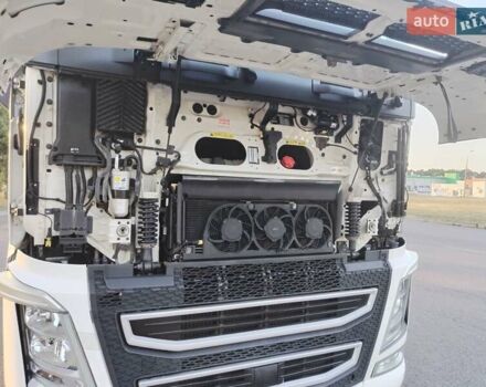 Белый Вольво FH 13, объемом двигателя 0 л и пробегом 809 тыс. км за 35900 $, фото 6 на Automoto.ua