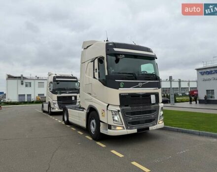 Білий Вольво FH 13, об'ємом двигуна 12.8 л та пробігом 989 тис. км за 28500 $, фото 1 на Automoto.ua