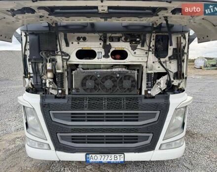 Белый Вольво FH 13, объемом двигателя 12.8 л и пробегом 122 тыс. км за 23500 $, фото 7 на Automoto.ua