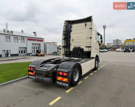 Білий Вольво FH 13, об'ємом двигуна 12.8 л та пробігом 989 тис. км за 28500 $, фото 6 на Automoto.ua