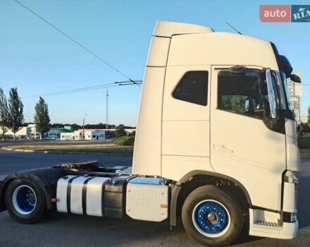 Белый Вольво FH 13, объемом двигателя 0 л и пробегом 809 тыс. км за 35900 $, фото 23 на Automoto.ua