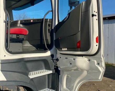 Белый Вольво FH 13, объемом двигателя 12.9 л и пробегом 780 тыс. км за 39500 $, фото 12 на Automoto.ua