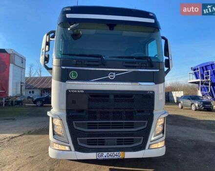 Белый Вольво FH 13, объемом двигателя 12.9 л и пробегом 780 тыс. км за 39500 $, фото 4 на Automoto.ua