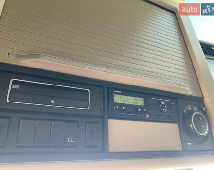 Белый Вольво FH 13, объемом двигателя 12.9 л и пробегом 780 тыс. км за 39500 $, фото 28 на Automoto.ua