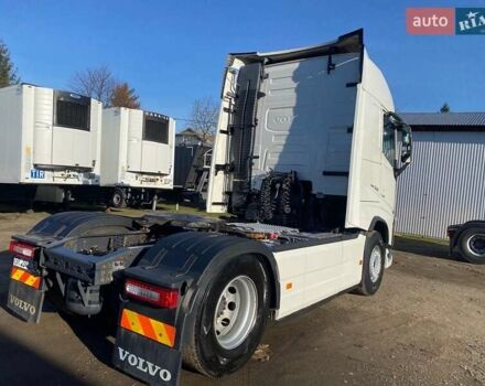 Белый Вольво FH 13, объемом двигателя 12.9 л и пробегом 780 тыс. км за 39500 $, фото 8 на Automoto.ua