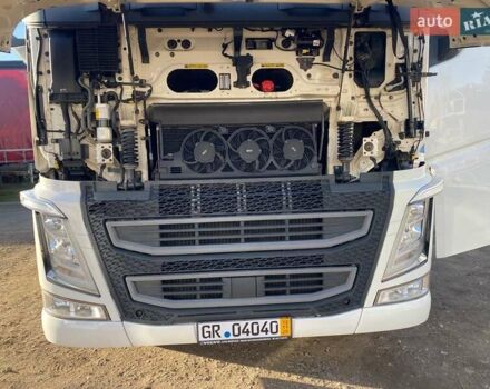 Белый Вольво FH 13, объемом двигателя 12.9 л и пробегом 780 тыс. км за 39500 $, фото 13 на Automoto.ua