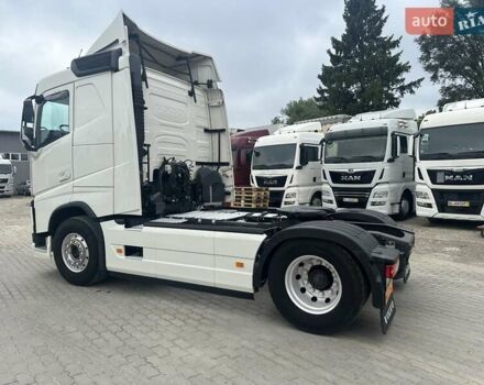 Белый Вольво FH 13, объемом двигателя 12.77 л и пробегом 120 тыс. км за 29900 $, фото 7 на Automoto.ua