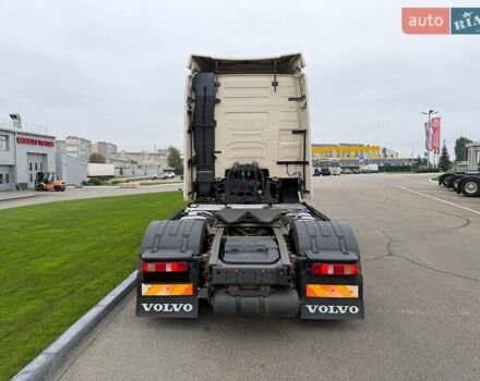 Вольво FH 13 2016 в Киеве на Automoto.ua Белый Вольво FH 13, объемом двигателя 12.78 л и пробегом 962 тыс. км за 28900 $, фото 6 на Automoto.ua