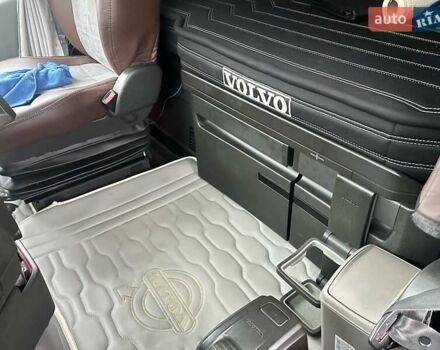 Білий Вольво FH 13, об'ємом двигуна 12 л та пробігом 1 тис. км за 35178 $, фото 7 на Automoto.ua