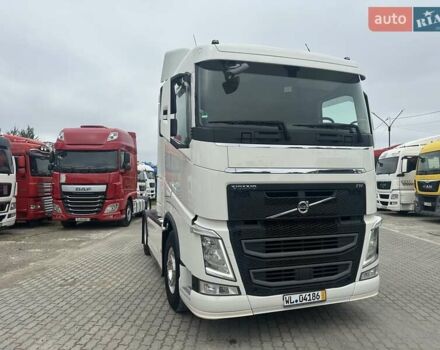 Білий Вольво FH 13, об'ємом двигуна 12.77 л та пробігом 120 тис. км за 29900 $, фото 1 на Automoto.ua