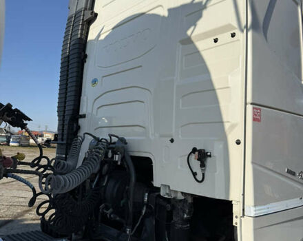Белый Вольво FH 13, объемом двигателя 0 л и пробегом 670 тыс. км за 38500 $, фото 10 на Automoto.ua