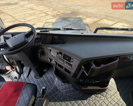 Белый Вольво FH 13, объемом двигателя 0 л и пробегом 670 тыс. км за 38500 $, фото 34 на Automoto.ua