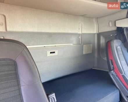 Белый Вольво FH 13, объемом двигателя 12.9 л и пробегом 780 тыс. км за 39500 $, фото 39 на Automoto.ua