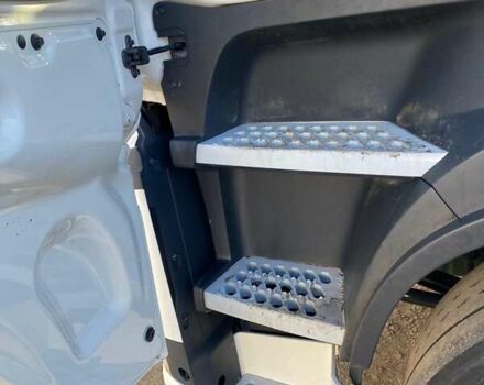 Белый Вольво FH 13, объемом двигателя 12.9 л и пробегом 780 тыс. км за 39500 $, фото 10 на Automoto.ua