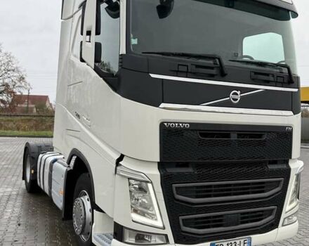Белый Вольво FH 13, объемом двигателя 12.9 л и пробегом 700 тыс. км за 44888 $, фото 4 на Automoto.ua