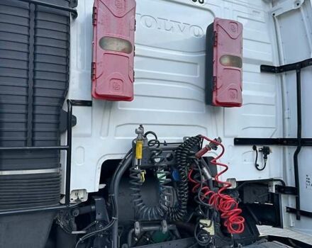 Білий Вольво FH 13, об'ємом двигуна 0 л та пробігом 690 тис. км за 47999 $, фото 139 на Automoto.ua