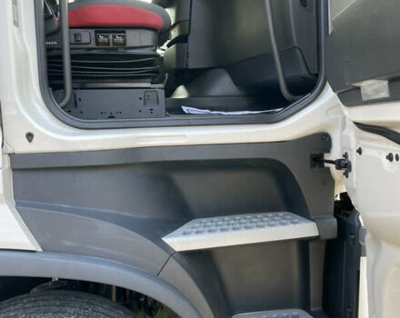 Білий Вольво FH 13, об'ємом двигуна 12.9 л та пробігом 750 тис. км за 44888 $, фото 17 на Automoto.ua