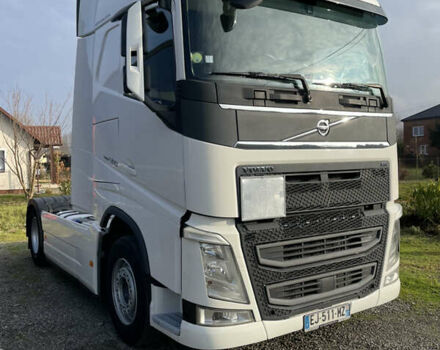 Білий Вольво FH 13, об'ємом двигуна 12.9 л та пробігом 750 тис. км за 44888 $, фото 5 на Automoto.ua