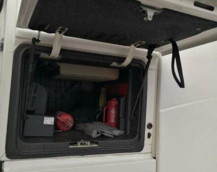 Белый Вольво FH 13, объемом двигателя 12.78 л и пробегом 735 тыс. км за 54500 $, фото 14 на Automoto.ua