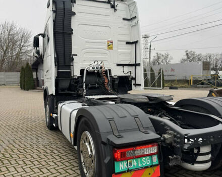 Белый Вольво FH 13, объемом двигателя 12.9 л и пробегом 870 тыс. км за 43500 $, фото 9 на Automoto.ua