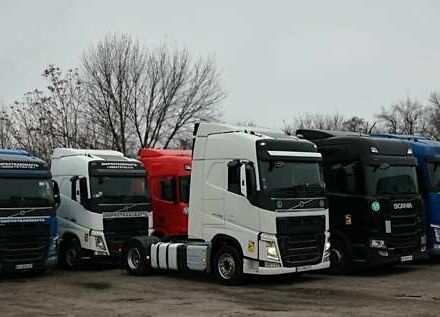 Белый Вольво FH 13, объемом двигателя 12.78 л и пробегом 735 тыс. км за 54500 $, фото 29 на Automoto.ua