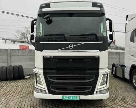 Белый Вольво FH 13, объемом двигателя 12.9 л и пробегом 870 тыс. км за 43500 $, фото 1 на Automoto.ua