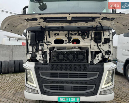 Белый Вольво FH 13, объемом двигателя 12.9 л и пробегом 870 тыс. км за 43500 $, фото 18 на Automoto.ua