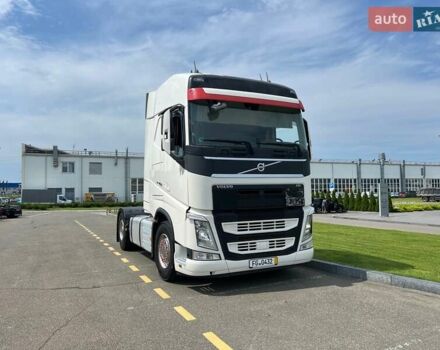 Білий Вольво FH 13, об'ємом двигуна 0 л та пробігом 497 тис. км за 68535 $, фото 2 на Automoto.ua