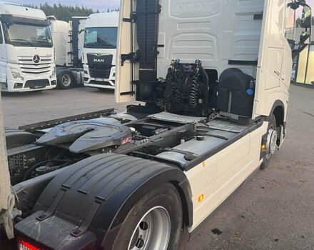 Білий Вольво FH 13, об'ємом двигуна 12 л та пробігом 236 тис. км за 89425 $, фото 2 на Automoto.ua