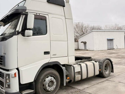 Белый Вольво FH 13, объемом двигателя 12.9 л и пробегом 860 тыс. км за 9000 $, фото 1 на Automoto.ua