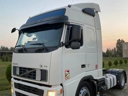 Вольво FH 13 2007 в Камень-Каширский на Automoto.ua Белый Вольво FH 13, объемом двигателя 12.78 л и пробегом 1 тыс. км за 12800 $, фото 1 на Automoto.ua