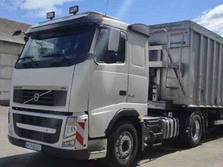 Белый Вольво FH 13, объемом двигателя 12.9 л и пробегом 822 тыс. км за 21500 $, фото 1 на Automoto.ua