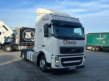 Белый Вольво FH 13, объемом двигателя 12.9 л и пробегом 986 тыс. км за 22800 $, фото 1 на Automoto.ua