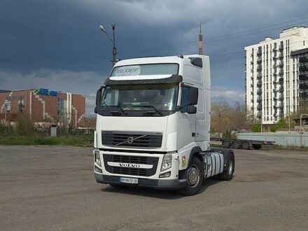 Белый Вольво FH 13, объемом двигателя 12.78 л и пробегом 1 тыс. км за 27000 $, фото 1 на Automoto.ua