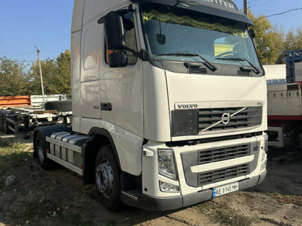 Белый Вольво FH 13, объемом двигателя 12.78 л и пробегом 878 тыс. км за 18500 $, фото 1 на Automoto.ua