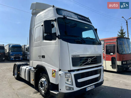 Вольво FH 13 2013 у Рівному на Automoto.ua Білий Вольво FH 13, об'ємом двигуна 12.9 л та пробігом 930 тис. км за 28500 $, фото 1 на Automoto.ua