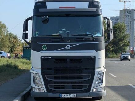 Вольво FH 13 2016 у Києві на Automoto.ua Білий Вольво FH 13, об'ємом двигуна 12.9 л та пробігом 980 тис. км за 48900 $, фото 1 на Automoto.ua