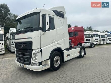 Вольво FH 13 2016 в Калуше на Automoto.ua Белый Вольво FH 13, объемом двигателя 12.77 л и пробегом 120 тыс. км за 29900 $, фото 1 на Automoto.ua