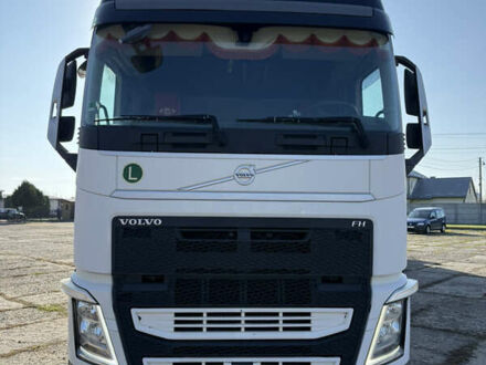 Белый Вольво FH 13, объемом двигателя 0 л и пробегом 670 тыс. км за 38500 $, фото 1 на Automoto.ua