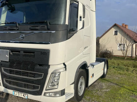 Білий Вольво FH 13, об'ємом двигуна 12.9 л та пробігом 750 тис. км за 44888 $, фото 1 на Automoto.ua