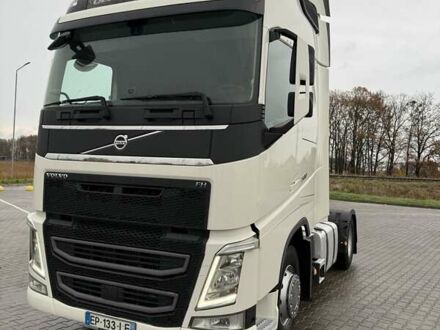 Белый Вольво FH 13, объемом двигателя 12.9 л и пробегом 700 тыс. км за 44888 $, фото 1 на Automoto.ua