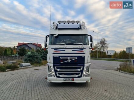 Білий Вольво FH 13, об'ємом двигуна 12.9 л та пробігом 451 тис. км за 59153 $, фото 1 на Automoto.ua
