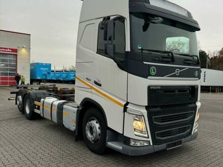 Белый Вольво FH 13, объемом двигателя 12.8 л и пробегом 668 тыс. км за 79900 $, фото 1 на Automoto.ua