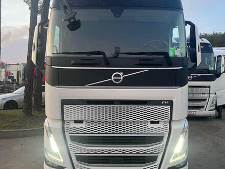 Білий Вольво FH 13, об'ємом двигуна 12 л та пробігом 236 тис. км за 89425 $, фото 1 на Automoto.ua