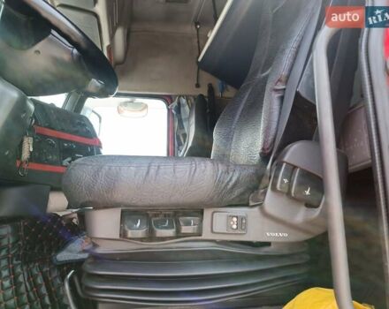 Красный Вольво FH 13, объемом двигателя 12.8 л и пробегом 2 тыс. км за 18500 $, фото 23 на Automoto.ua