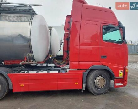 Красный Вольво FH 13, объемом двигателя 12.78 л и пробегом 1 тыс. км за 13500 $, фото 2 на Automoto.ua